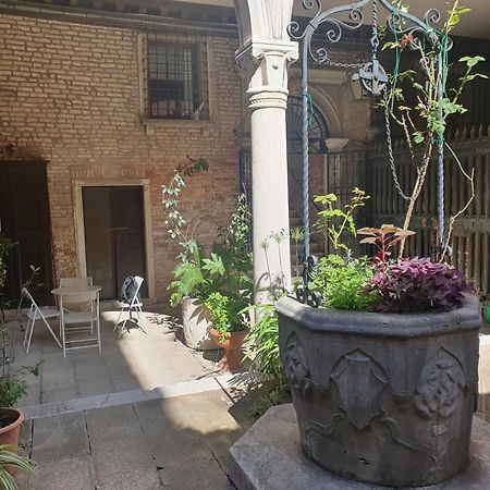 Apartament Al Mezzanino, Palazzo Torniello Wenecja Zewnętrze zdjęcie